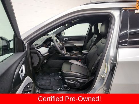 Certified 2024 Jeep Compass Latitude image 12