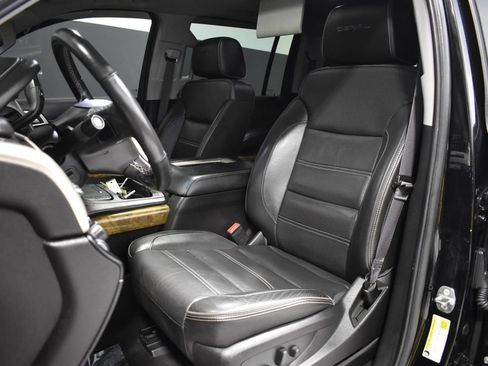 Used 2017 GMC Yukon XL Denali w/ Open Road Package AWD/4WD image 5