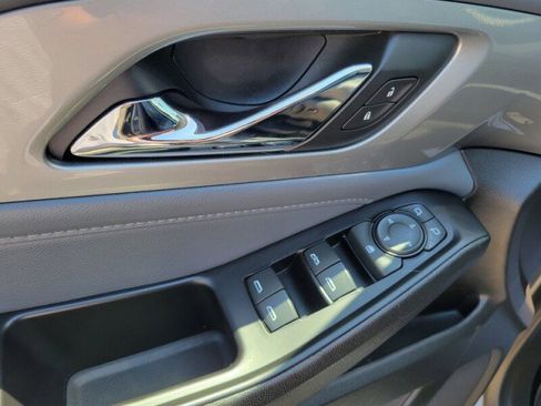 Used 2019 Chevrolet Traverse LT w/ LPO, Floor Liner Package FWD image 14