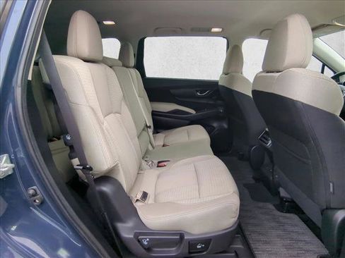Certified 2025 Subaru Ascent Premium image 24