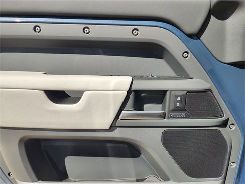 New 2026 Land Rover Defender 110 X-Dynamic SE image 16