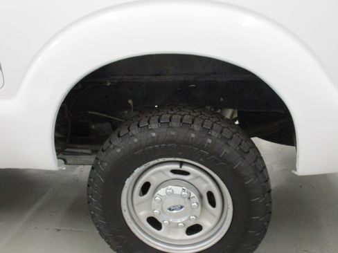 Used 2016 Ford F250 XL w/ Power Equipment Group image 12