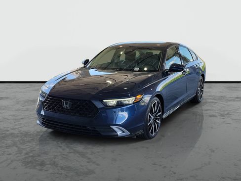 Used 2023 Honda Accord Touring image 4