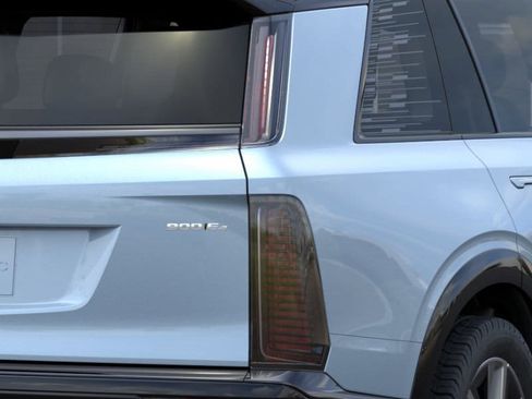 New 2026 Cadillac Vistiq Sport w/ LPO, Floor Liner Package AWD/4WD image 11