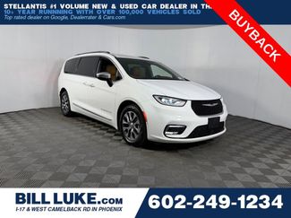 Used 2023 Chrysler Pacifica Pinnacle FWD video 1