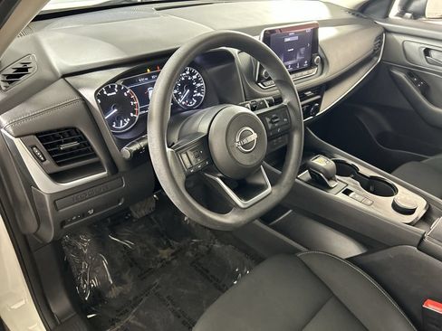 Used 2024 Nissan Rogue S AWD/4WD image 12