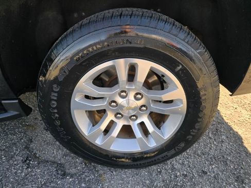 Used 2018 Chevrolet Suburban LT image 26