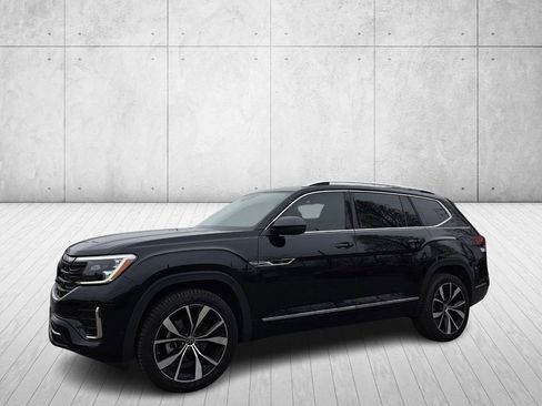 Used 2024 Volkswagen Atlas SEL Premium R-Line image 2