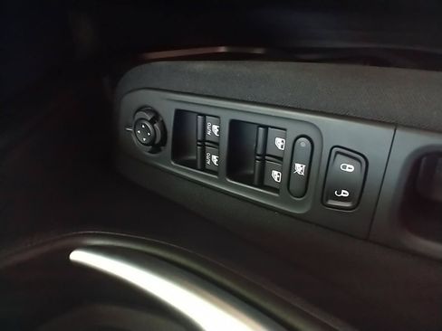 Used 2021 Jeep Renegade Latitude FWD image 23