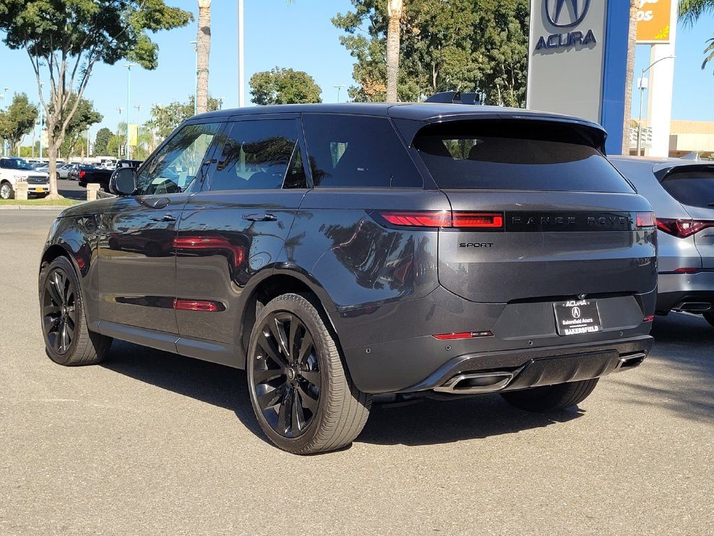 Used 2024 Land Rover Range Rover Sport SE AWD/4WD image 8