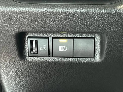 Used 2025 Toyota RAV4 XLE AWD/4WD image 29