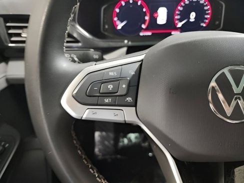 Used 2022 Volkswagen Taos SEL w/ Panoramic Sunroof Package image 31