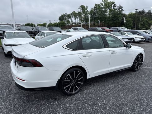 Certified 2025 Honda Accord Touring image 10