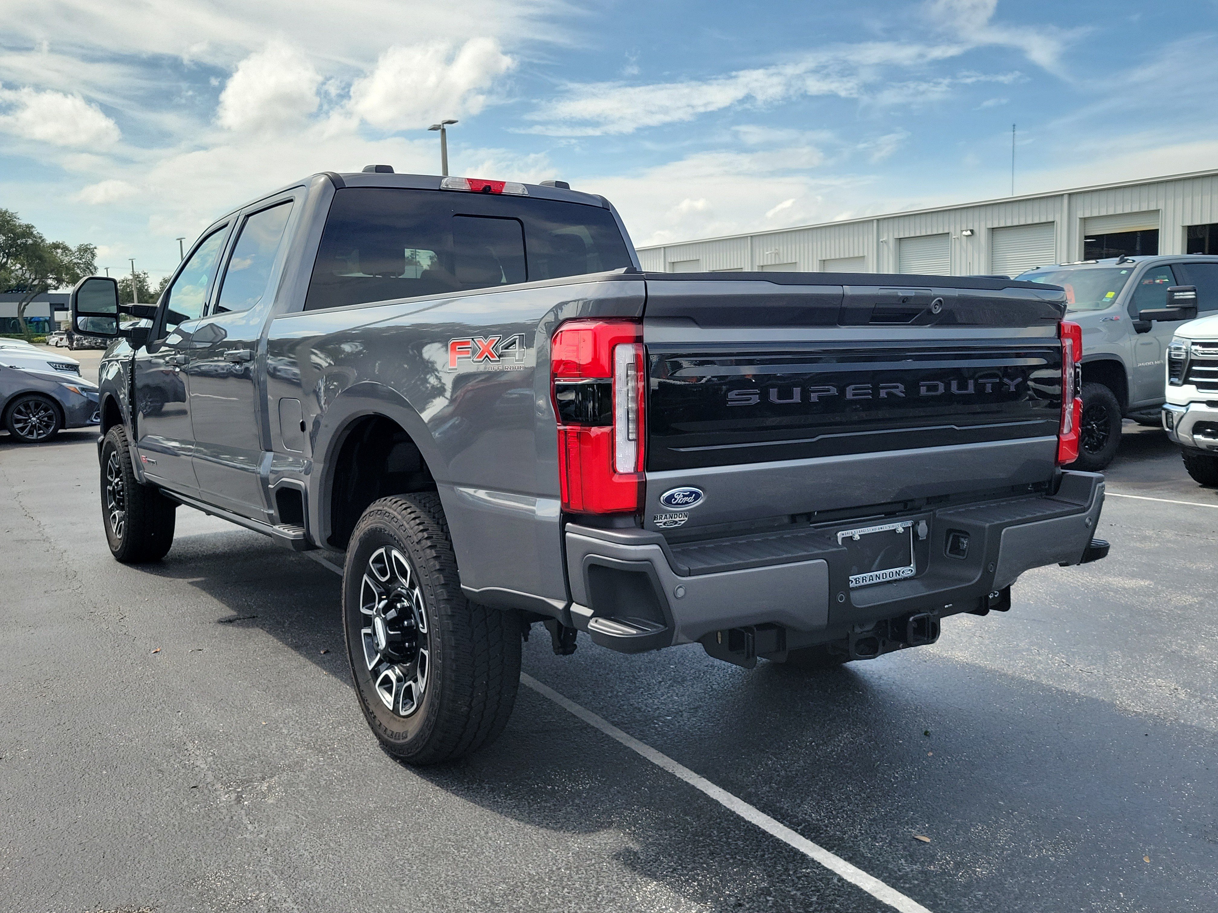 Used 2025 Ford F350 Platinum w/ FX4 Off-Road Package AWD/4WD image 7