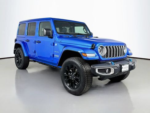 Used 2024 Jeep Wrangler Unlimited Sahara AWD/4WD image 4
