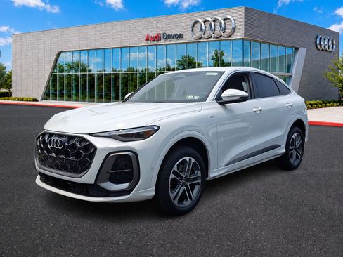 Certified 2025 Audi Q5 Premium w/ Convenience Package AWD/4WD image 3