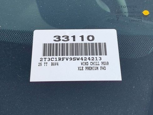 Used 2025 Toyota RAV4 XLE Premium image 17