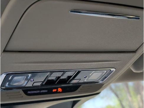 Used 2022 Lincoln Corsair Reserve w/ Luxury Package image 27