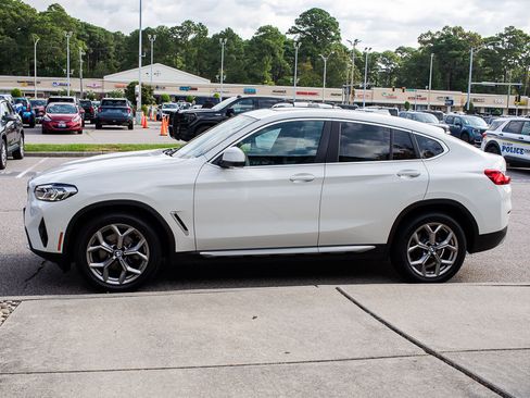 Used 2022 BMW X4 xDrive30i w/ Convenience Package AWD/4WD image 3