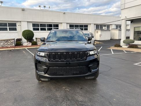 New 2025 Jeep Grand Cherokee image 7