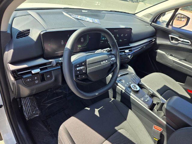 New 2027 Kia Sportage LX FWD image 8