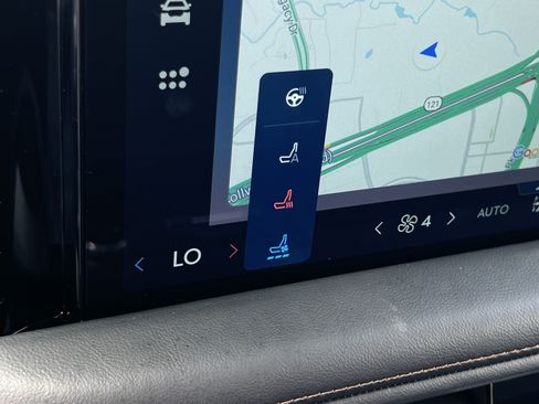 Certified 2025 Lincoln Aviator AWD image 18