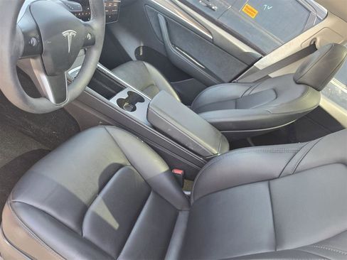 Used 2024 Tesla Model Y Long Range AWD/4WD image 4