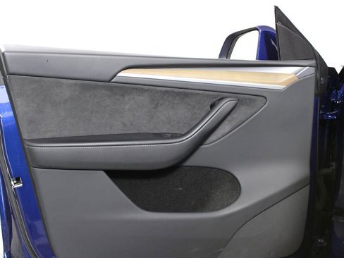 Used 2023 Tesla Model Y Long Range image 7