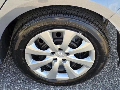 Used 2025 Toyota Corolla LE image 30