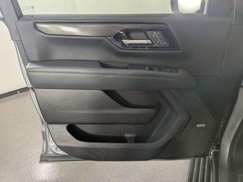 Used 2025 GMC Yukon XL AT4 w/ AT4 Premium Package image 14