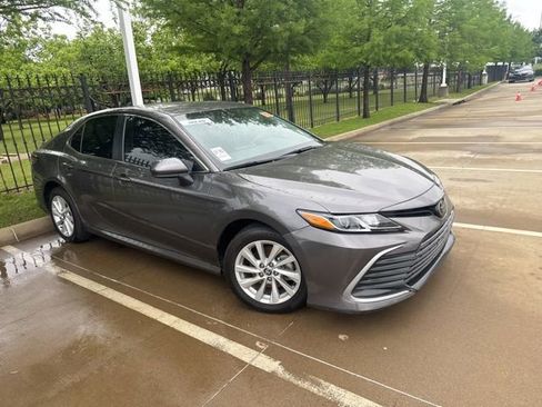 Used 2023 Toyota Camry LE AWD/4WD image 2