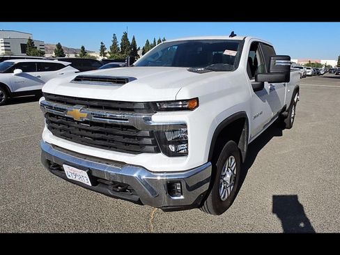 Used 2024 Chevrolet Silverado 2500 LT w/ Convenience Package AWD/4WD image 1