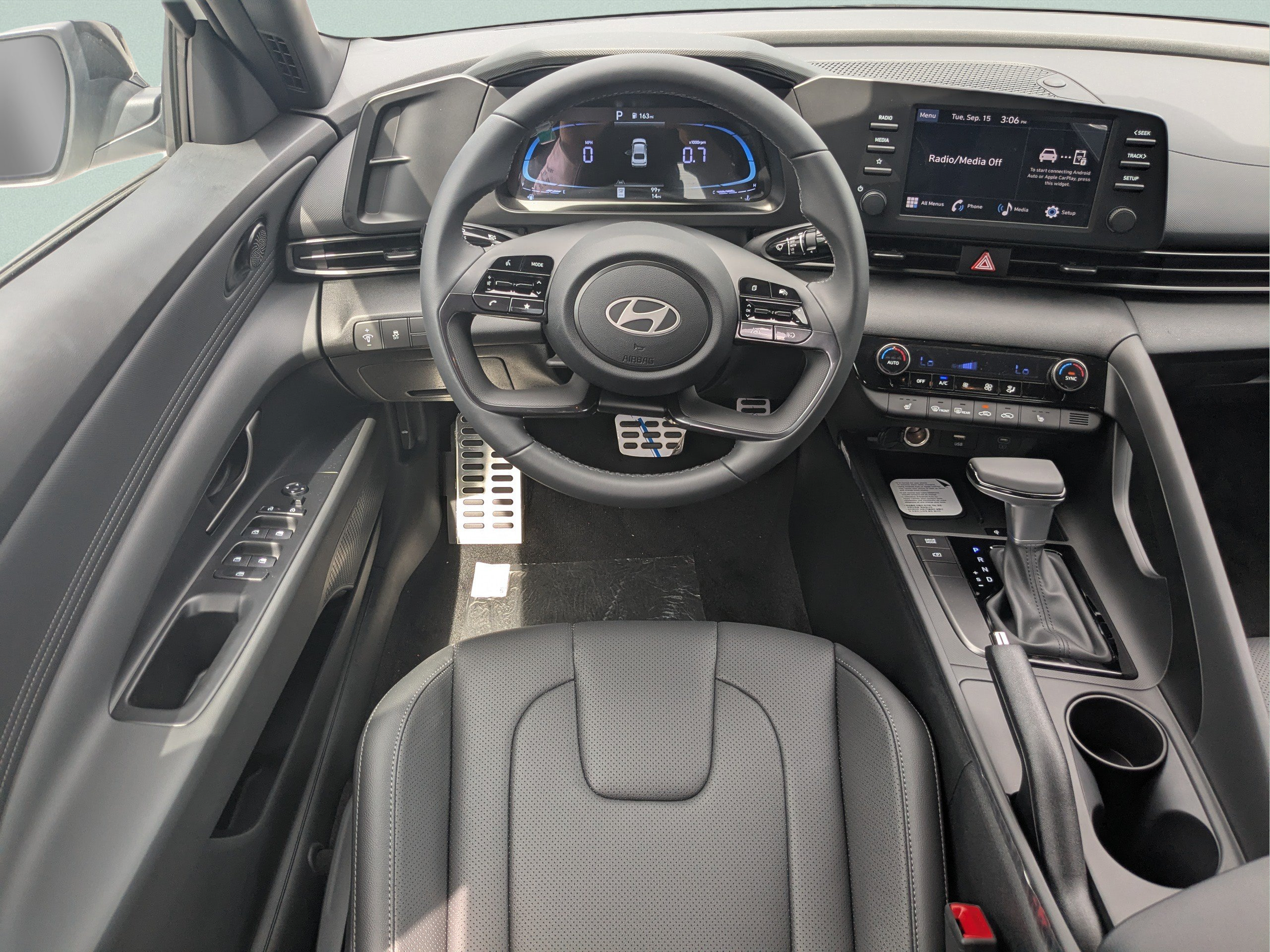 New 2026 Hyundai Elantra SEL Sport FWD image 21