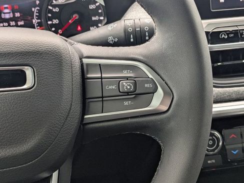 Used 2025 Jeep Compass Latitude w/ Convenience Group image 23