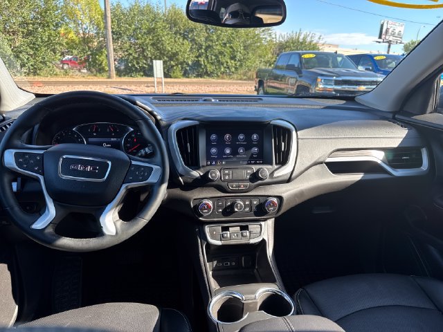 Used 2024 GMC Terrain SLT AWD/4WD image 13