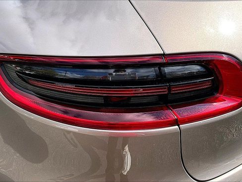 Used 2017 Porsche Macan image 29