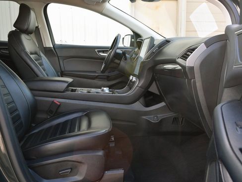 Used 2023 Ford Edge SEL image 35