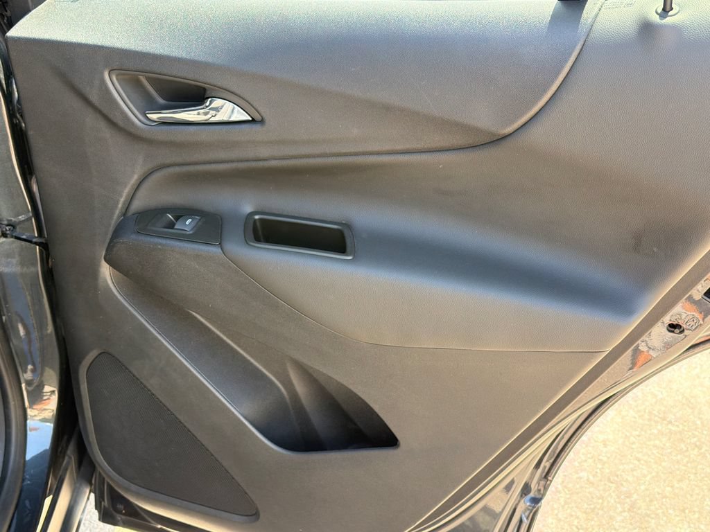 Used 2023 Chevrolet Equinox LT FWD image 16
