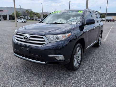 Used 2011 Toyota Highlander Limited w/ Tow Pkg FWD image 8