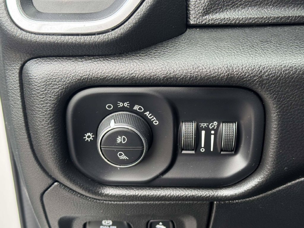 Used 2023 RAM 1500 Laramie AWD/4WD image 19