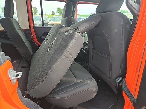 Used 2018 Jeep Wrangler Unlimited Sport S AWD/4WD image 84