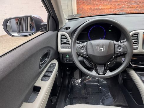 Used 2019 Honda HR-V EX image 13
