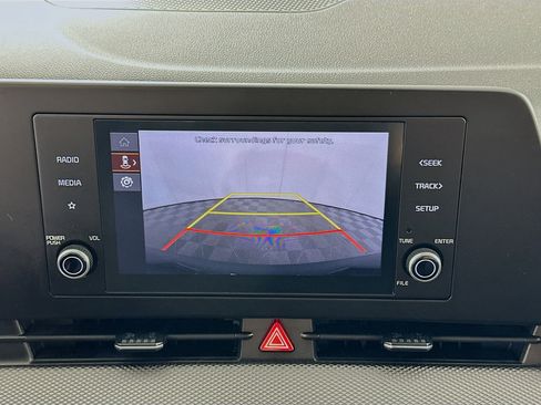 Used 2025 Kia Sportage LX image 21