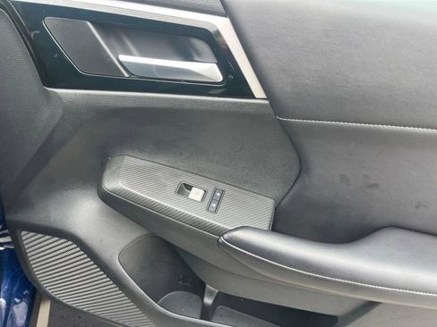 Used 2024 Mitsubishi Outlander SE Black Edition FWD image 26