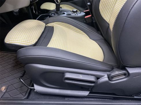 Certified 2024 MINI Cooper SE image 18