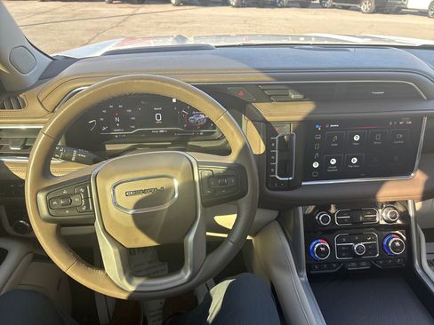 Used 2022 GMC Yukon Denali image 18
