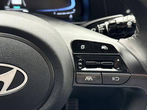 Certified 2025 Hyundai Elantra Sport image 21