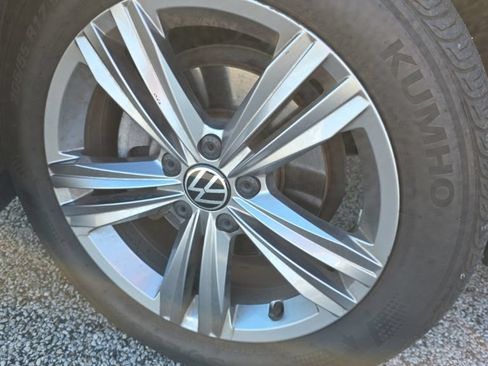 Used 2024 Volkswagen Jetta SE w/ Panoramic Sunroof Package FWD image 10