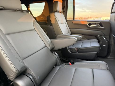 New 2026 GMC Yukon XL Denali w/ Sun & Power Step Package image 38
