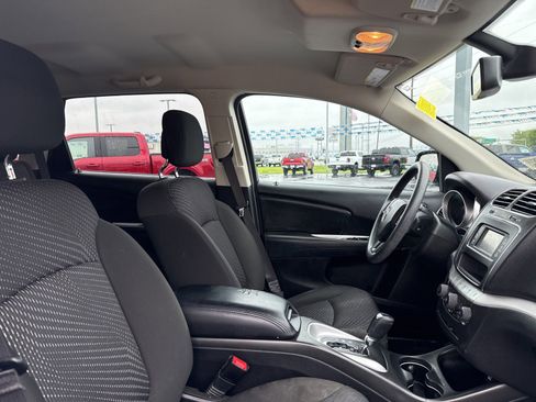 Used 2020 Dodge Journey SE FWD image 13